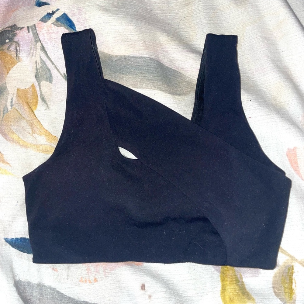 Lululemon cross yoga bra